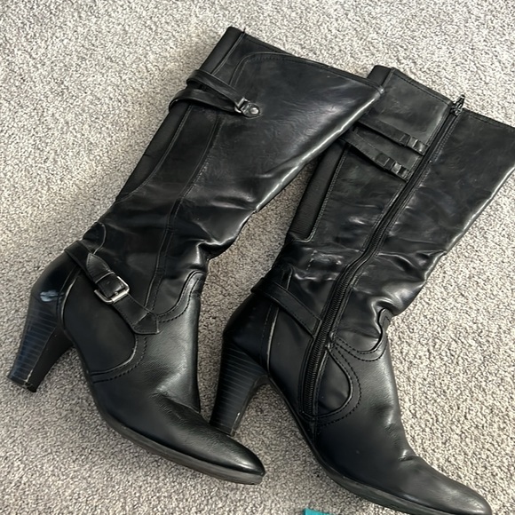 Life stride black high heeled boots size 8M - Picture 4 of 4